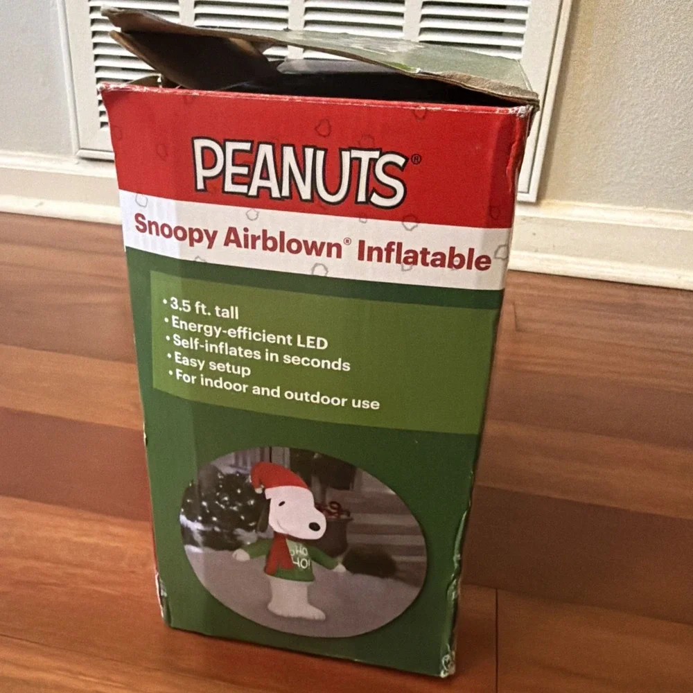 Gemmy Inflatable Peanuts Snoopy Wearing Sweater Christmas Yard Decor Open Box